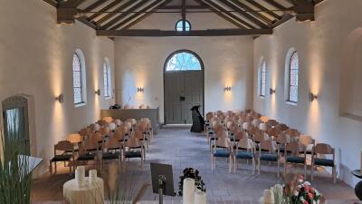 Kirchenstuhl Monaco in der Friedhofskapelle Salzwedel